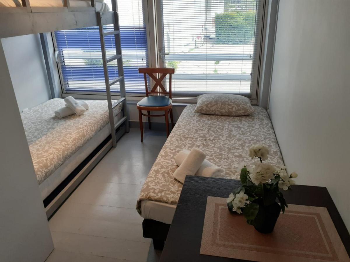 Paris Par Trains, Area, Studios Avec Salle De Bain Et Kitchenette Privees, Ou, Chambres Avec Salles Bain Et Cuisines Communes Persan Buitenkant foto