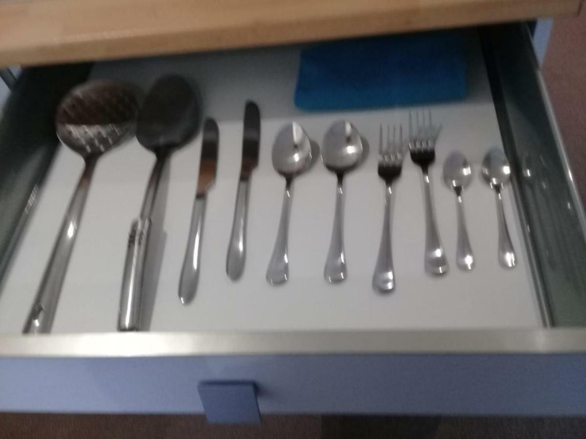 Paris Par Trains, Area, Studios Avec Salle De Bain Et Kitchenette Privees, Ou, Chambres Avec Salles Bain Et Cuisines Communes Persan Buitenkant foto